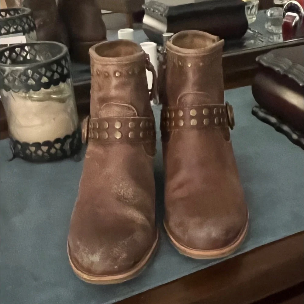 SOFFT Women’s Distressed Leather Boots Size 7.5 - Picture 4 of 9